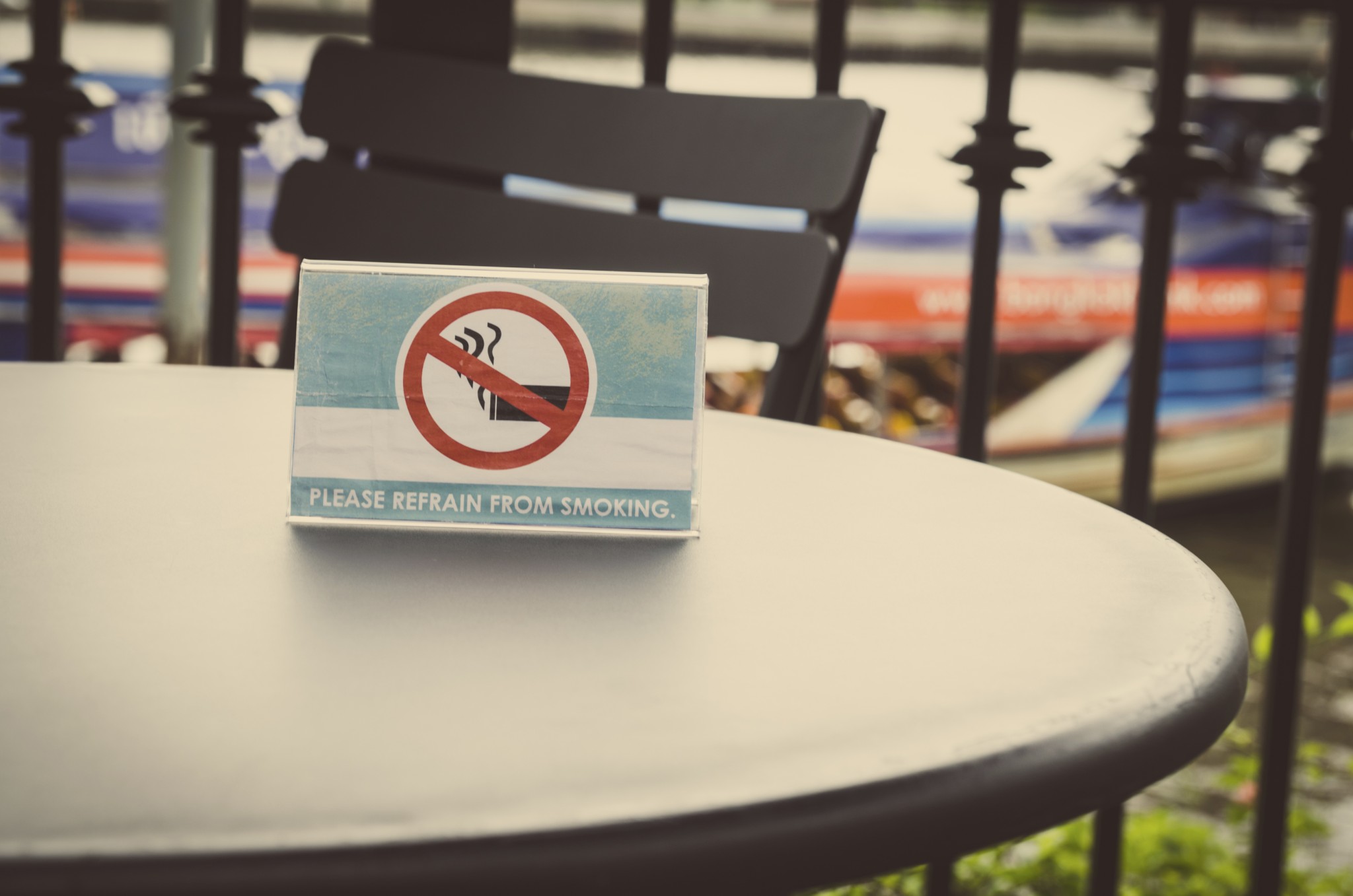 smoking sign in coffe shop